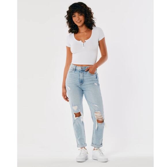 Hollister Ultra High-Rise Ripped Light Wash Mom Jeans Size 3R - Picture 1 of 13